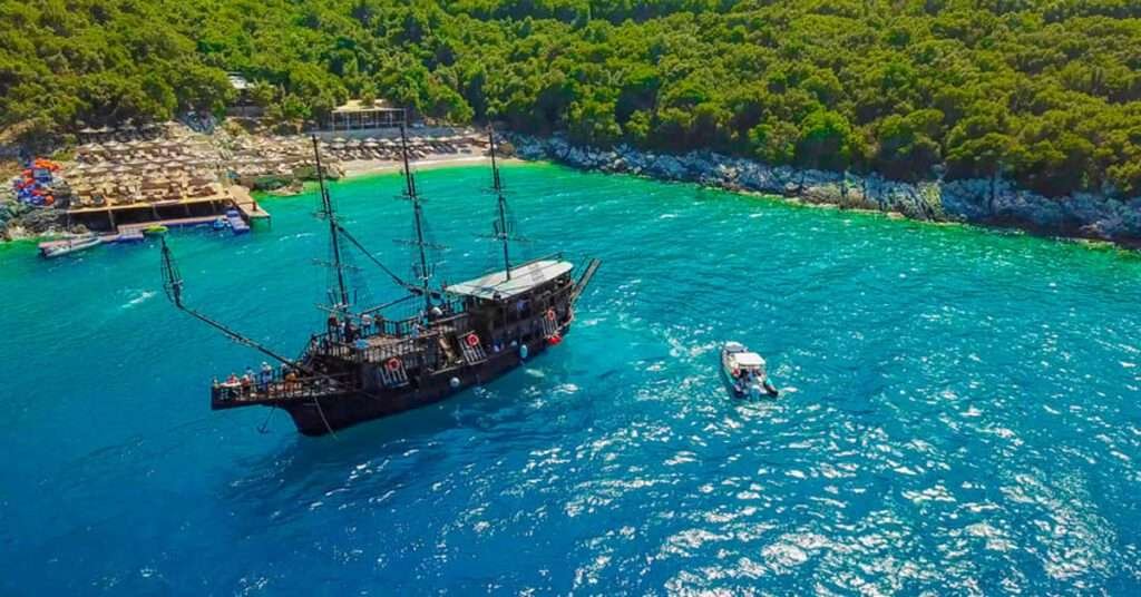 Vlora Cruise to Karaburun Bay – Eksploro Paradisin e Egër të Jonit!