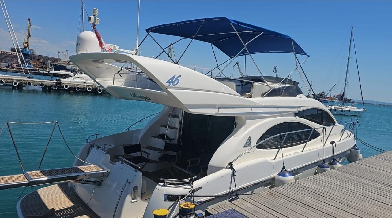 Yacht 3